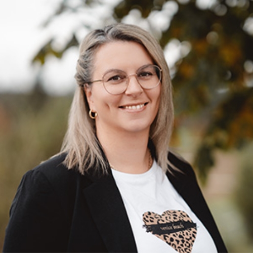 Janine Kuczawa, Betriebswirt (HWO), Dunningen